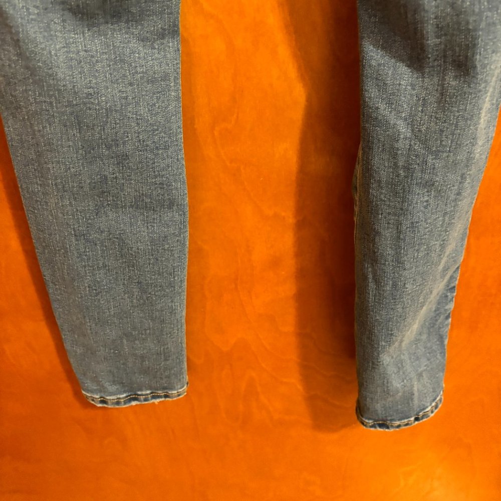 Aeropostale Super High Rise Jegging Distressed 6 Short Medium Wash Denim Legging - Picture 14 of 16